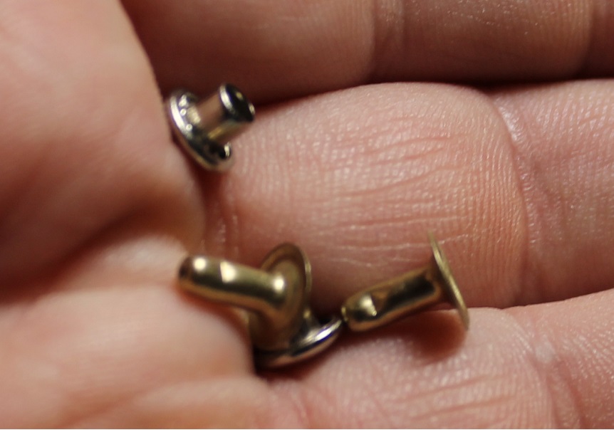 Rivetto per bloccaggio corsoio zanzariera venduto a coppia - 10cp