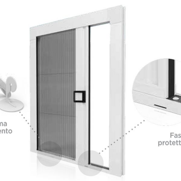 Zanzariera plissettata laterale con ingombro di 2.7 cm